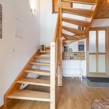 Dubbel Dik Hout Alpehytte *